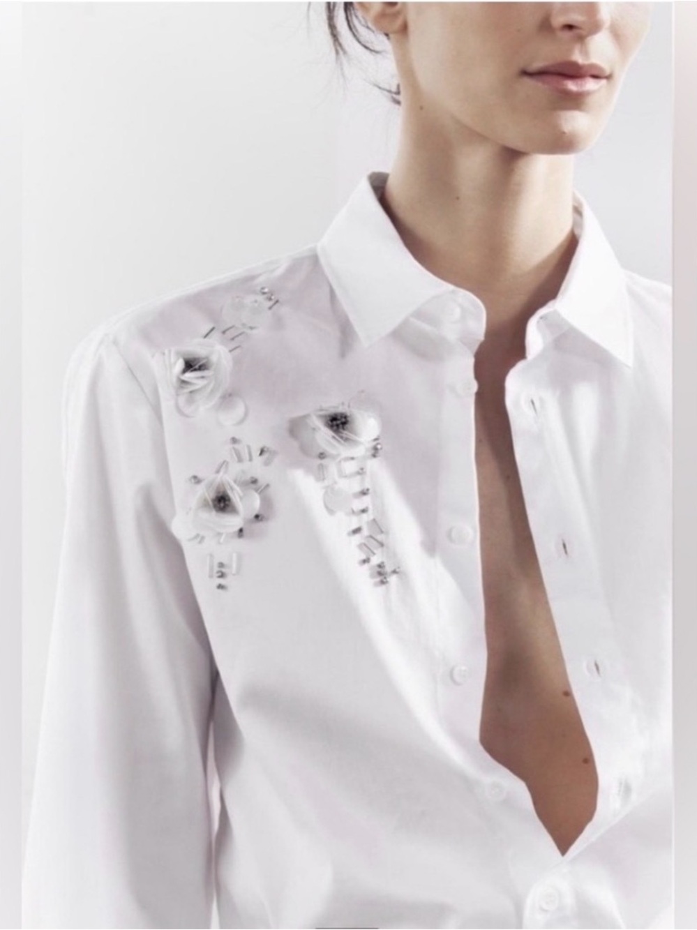 Zara White Cotton Rhinestone Flower Blouse NWT Small